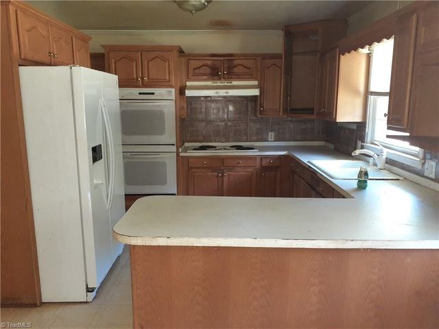 1546 Harvest Drive, Winston-salem, NC 27101