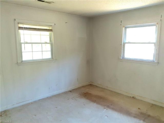 1546 Harvest Drive, Winston-salem, NC 27101