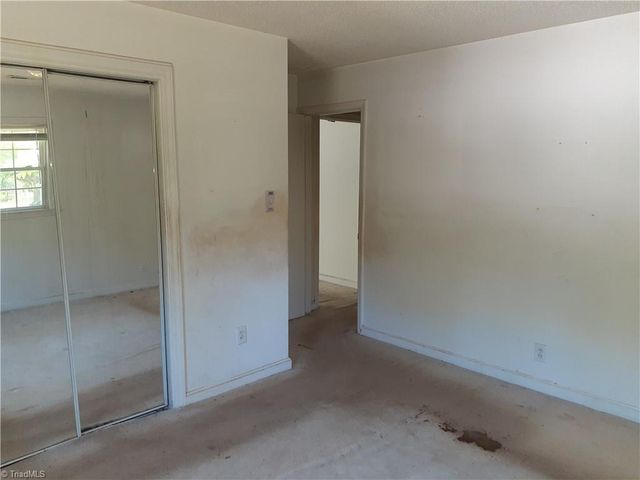 1546 Harvest Drive, Winston-salem, NC 27101