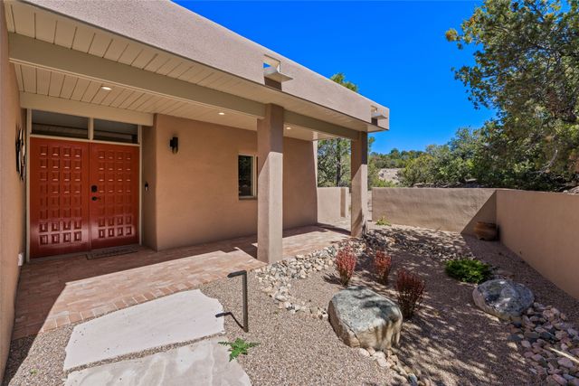 722 Gonzales Road, Santa Fe, NM 87501