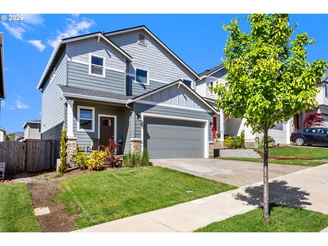 899 Ne TRILLIUM Dr, Estacada, OR 97023