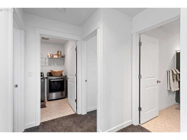 899 Ne TRILLIUM Dr, Estacada, OR 97023