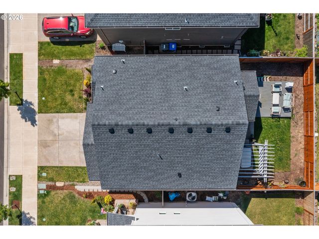 899 Ne TRILLIUM Dr, Estacada, OR 97023