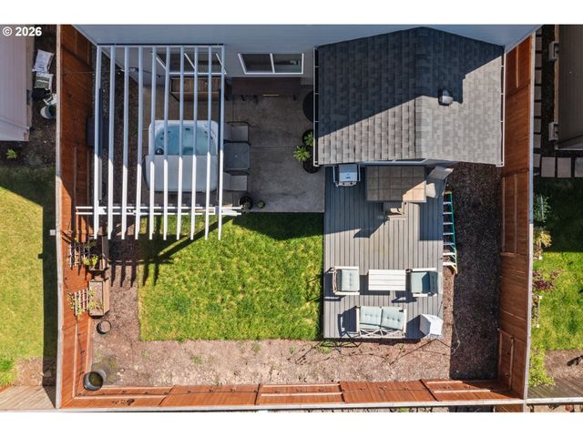 899 Ne TRILLIUM Dr, Estacada, OR 97023