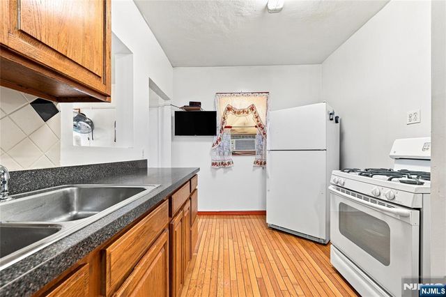 26 Lincoln Street, Passaic, NJ 07055