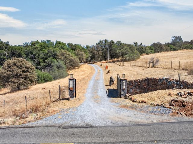 6161 Gallagher Rd, Pilot Hill, CA 95664