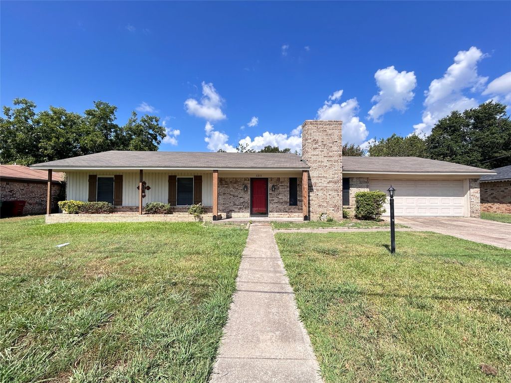 1211 Georgia Street, Sulphur Springs, TX 75482