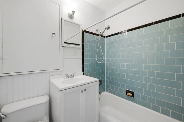 195 Concord Avenue 11, Cambridge, MA 02138