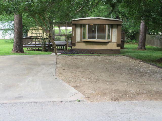 14209 E Ravine Run, Willis, TX 77318
