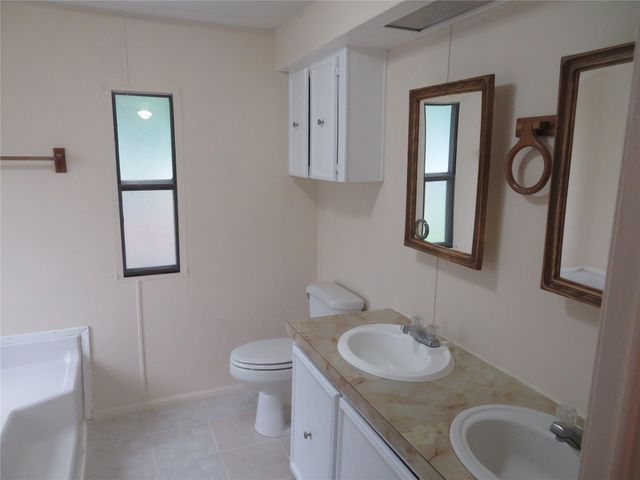 14209 E Ravine Run, Willis, TX 77318