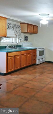 513 CHERRY TREE RD, Aston, PA 19014