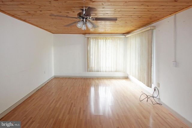 513 CHERRY TREE RD, Aston, PA 19014
