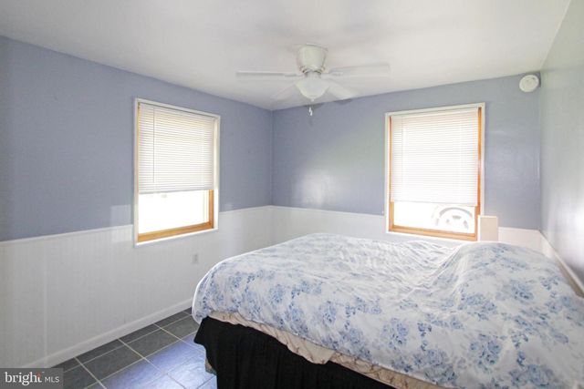 513 CHERRY TREE RD, Aston, PA 19014
