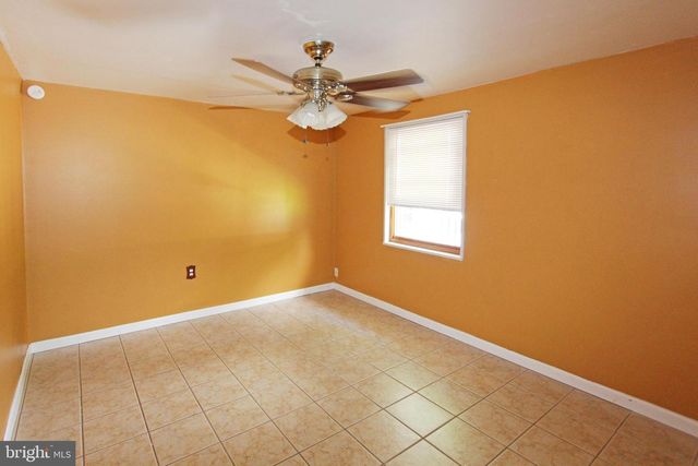 513 CHERRY TREE RD, Aston, PA 19014