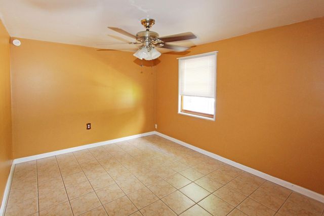 929 CHERRY TREE RD, Aston, PA 19014