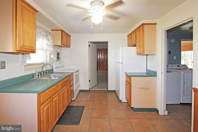 929 CHERRY TREE RD, Aston, PA 19014