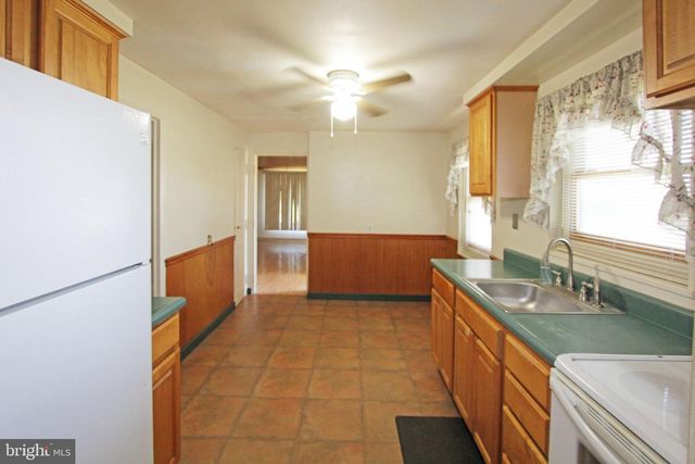 929 CHERRY TREE RD, Aston, PA 19014