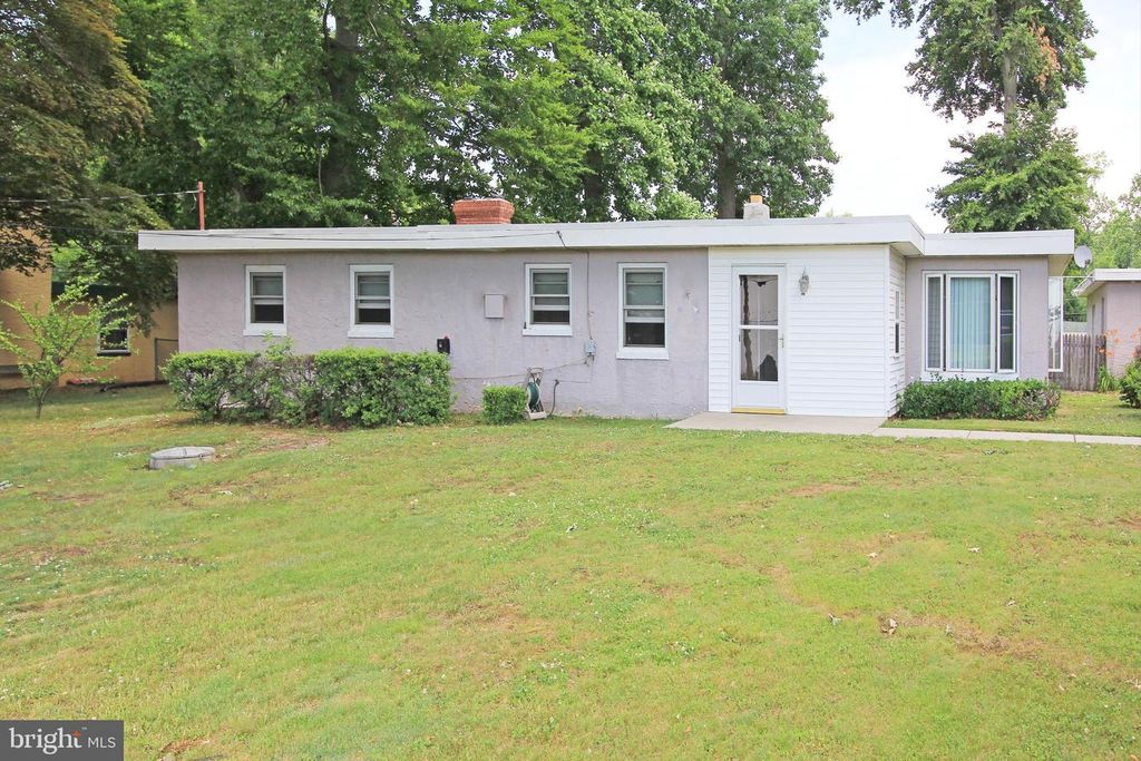 513 CHERRY TREE RD, Aston, PA 19014