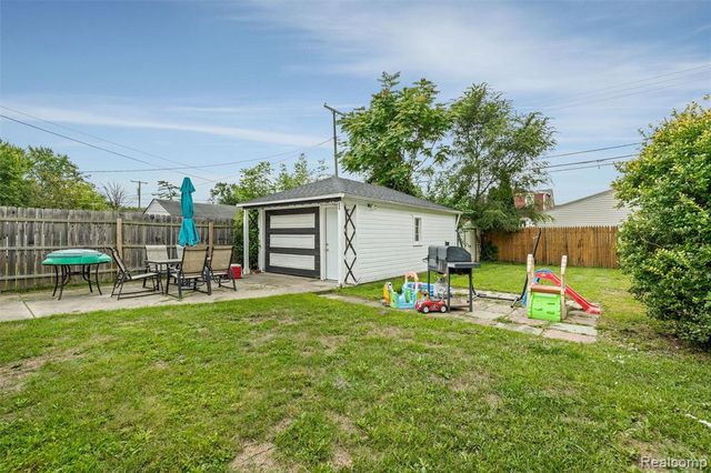 28861 Melvin Street, Roseville, MI 48066