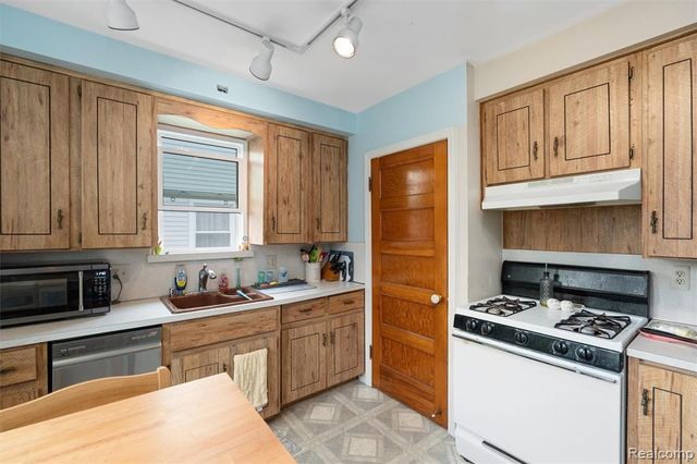 28861 Melvin Street, Roseville, MI 48066