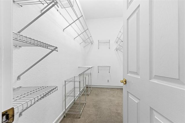 657 Soliel DR, Naples, FL 34110