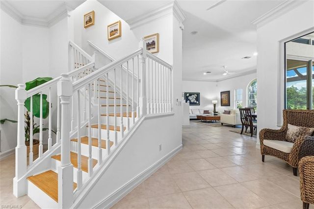 657 Soliel DR, Naples, FL 34110