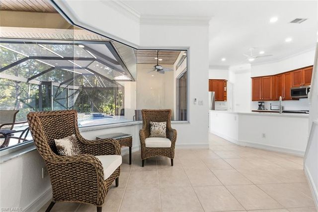 657 Soliel DR, Naples, FL 34110