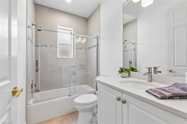 657 Soliel DR, Naples, FL 34110