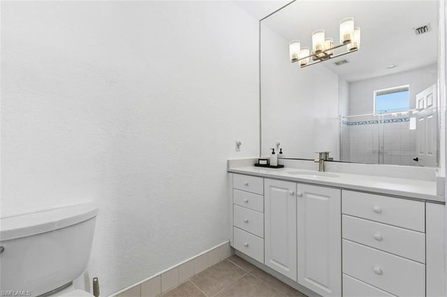 657 Soliel DR, Naples, FL 34110