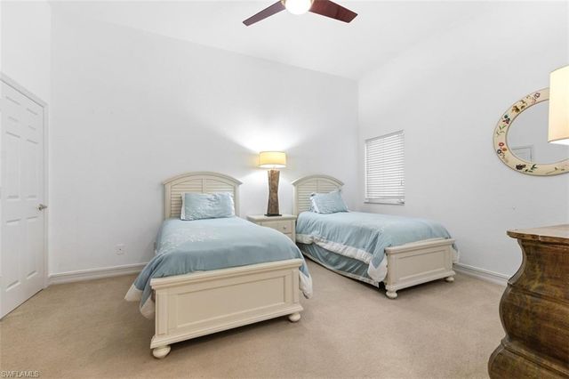 657 Soliel DR, Naples, FL 34110