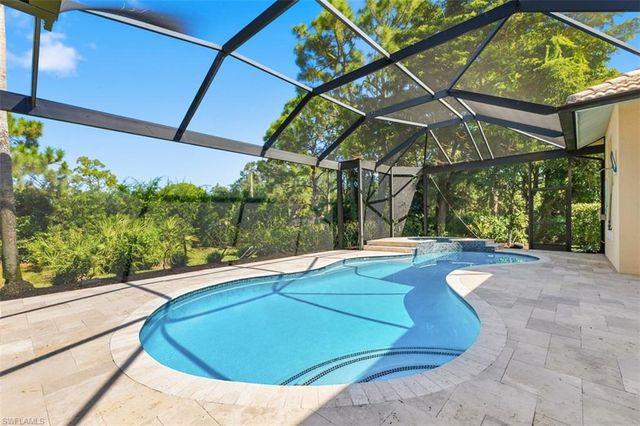 657 Soliel DR, Naples, FL 34110