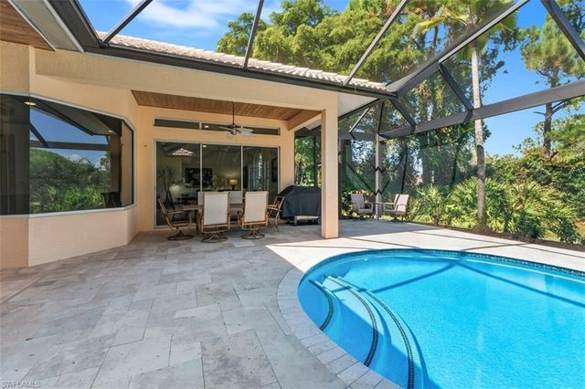 657 Soliel DR, Naples, FL 34110