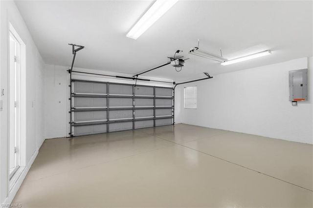 657 Soliel DR, Naples, FL 34110