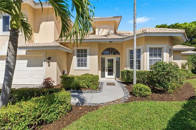 657 Soliel DR, Naples, FL 34110
