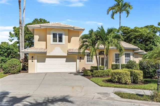 657 Soliel DR, Naples, FL 34110