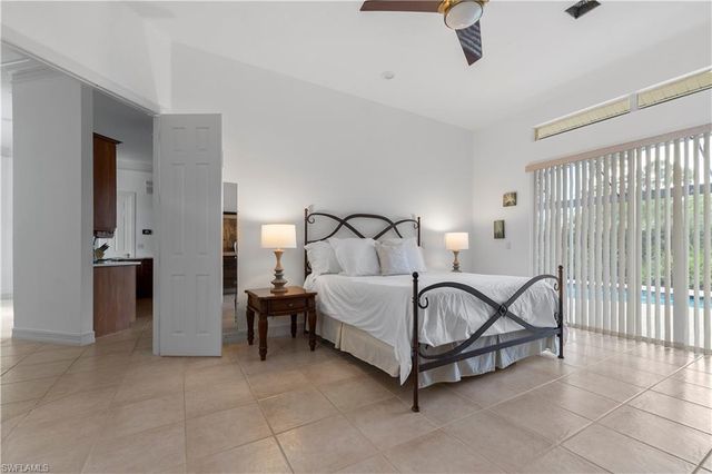 657 Soliel DR, Naples, FL 34110