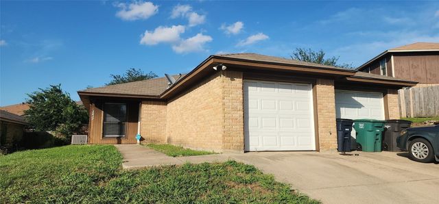 6721 Loma Vista Drive 6721 6723, Fort Worth, TX 76133