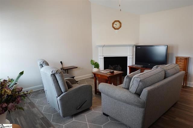 414 Rivertrace Loop, Simpsonville, SC 29680