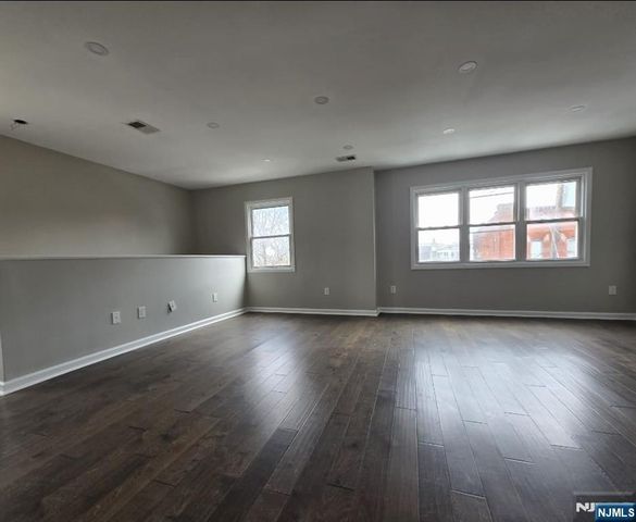 7-9 Hudson Street 2ND, Newark, NJ 07103