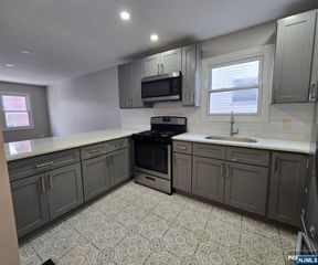 7-9 Hudson Street 2ND, Newark, NJ 07103
