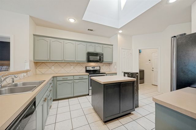 8005 Joshua Tree Court, Arlington, TX 76002