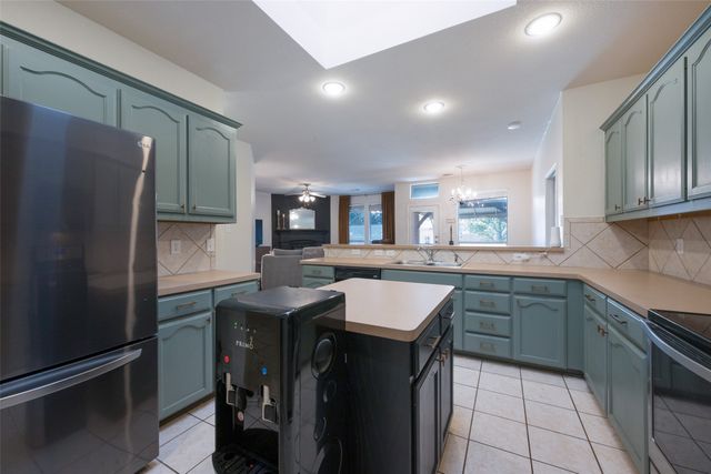 8005 Joshua Tree Court, Arlington, TX 76002