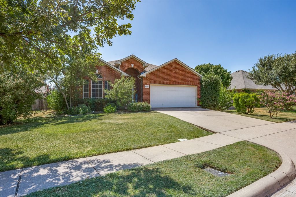 8005 Joshua Tree Court, Arlington, TX 76002