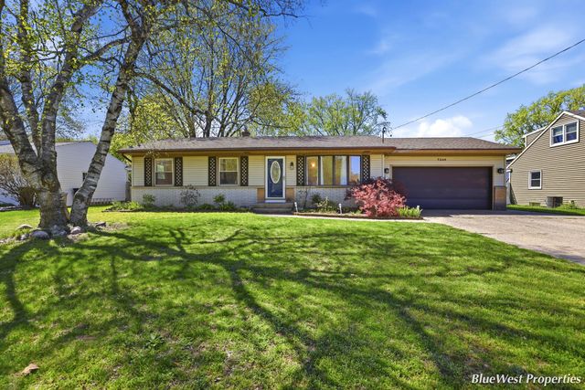 7249 Heatherwood Drive, Jenison, MI 49428