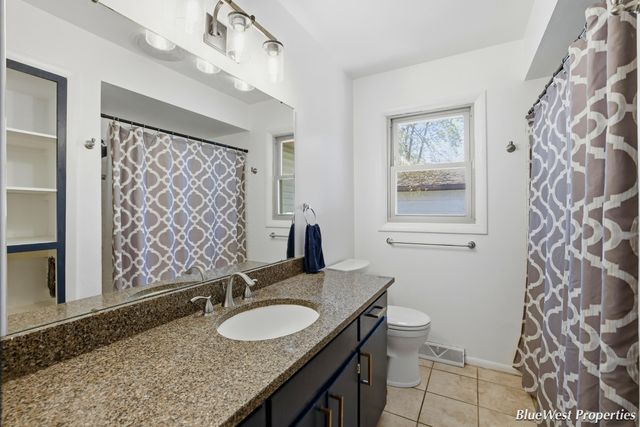 7249 Heatherwood Drive, Jenison, MI 49428