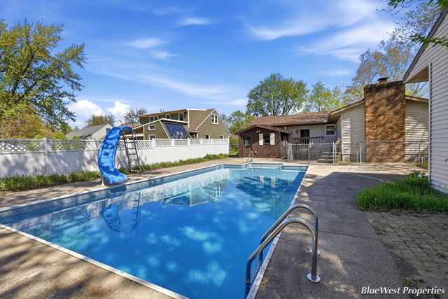 7249 Heatherwood Drive, Jenison, MI 49428