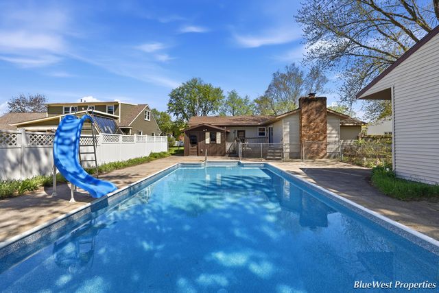7249 Heatherwood Drive, Jenison, MI 49428