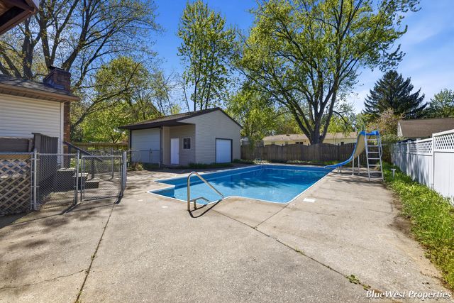 7249 Heatherwood Drive, Jenison, MI 49428