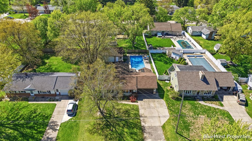 7249 Heatherwood Drive, Jenison, MI 49428
