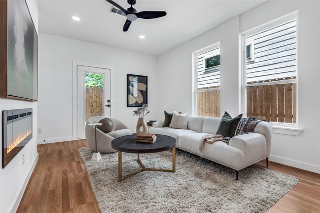 2321 Budd Street, Dallas, TX 75215